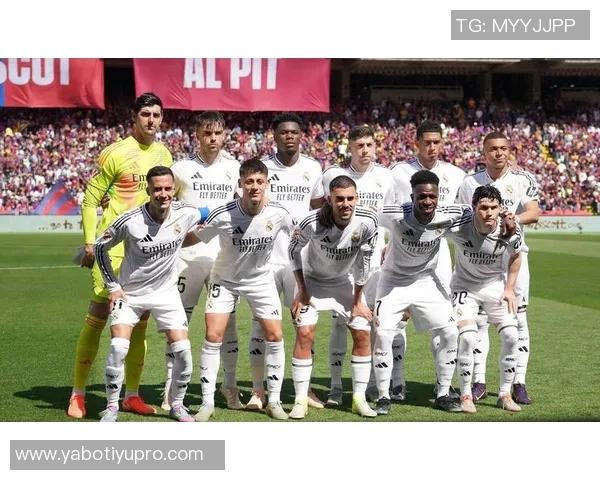 贝林厄姆积极与阿隆索沟通以提升个人与球队表现的努力与决心 贝林厄姆积极与阿隆索沟通以提升个人与球队表现的努力与决心