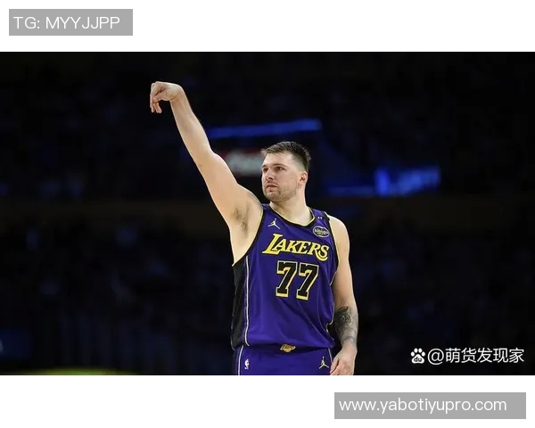 太阳记者反击湖人球迷质疑东契奇上场对里夫斯51分的影响