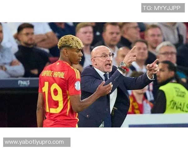 西班牙国家队最新名单公布亚马尔领衔赫伊森拉波尔特入选罗德里因伤缺席