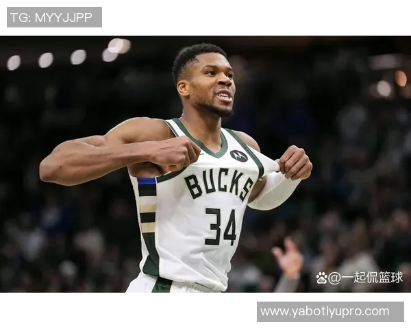 字母哥新赛季定妆照展现强大肌肉压迫感迎接生涯第13个赛季的挑战