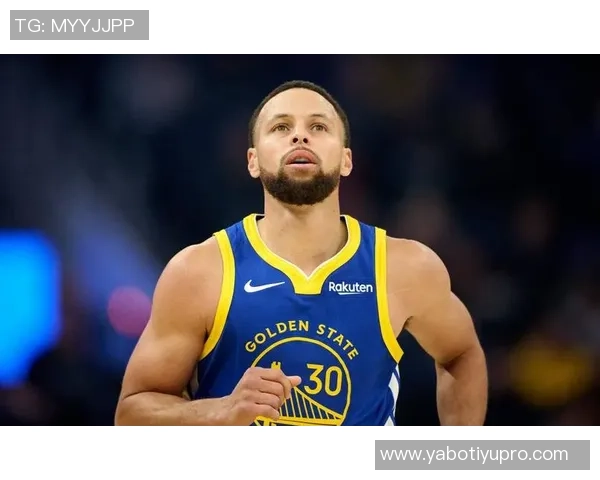 拼尽全力库里三分球表现惊艳全场独得38分却难阻球队失利